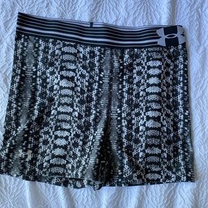 black patterned under armour spandex